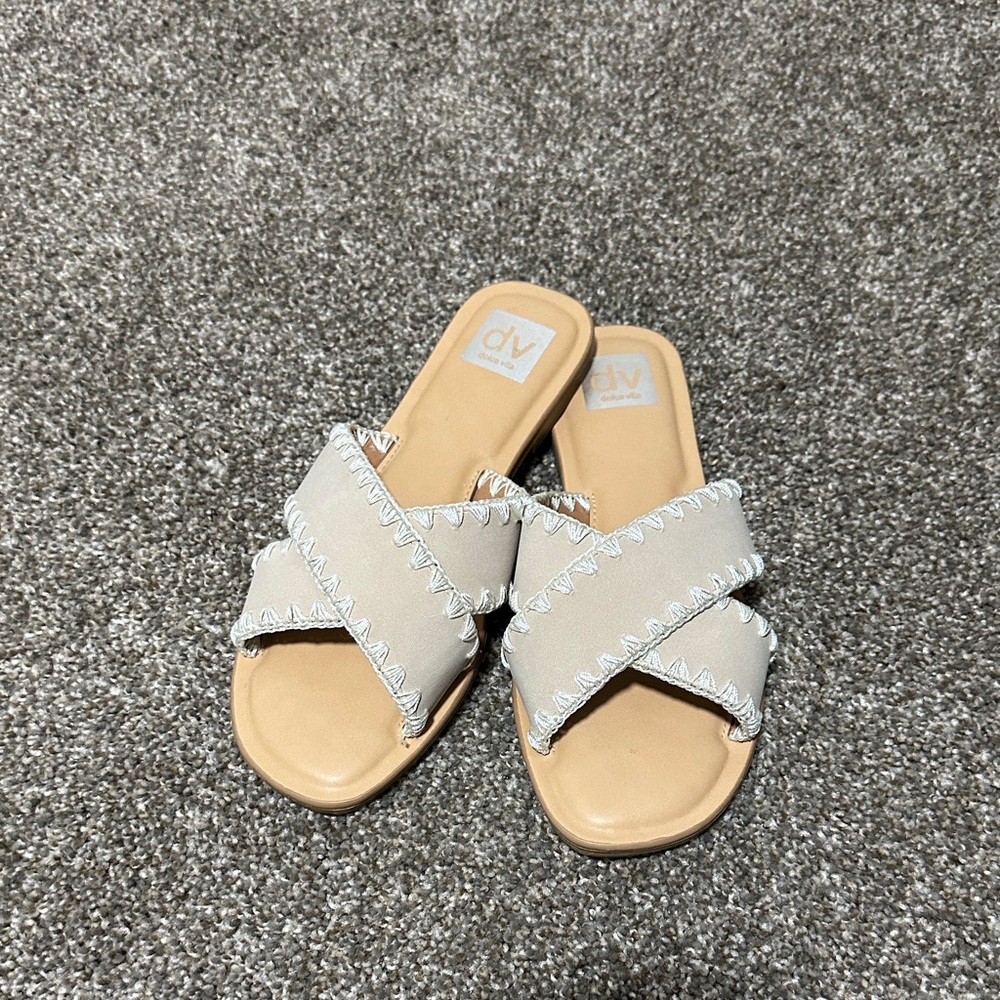 DV by Dolce Vita Women's Tan and Cream Slide Sandals